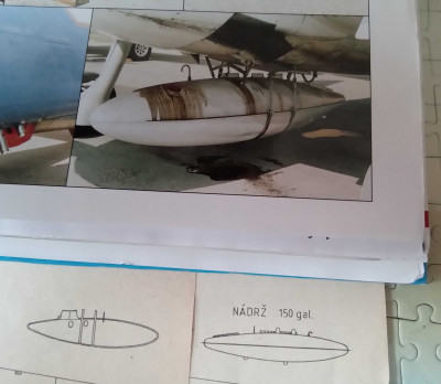 vlevo early jako v modelu, vpravo post-war, fotka HaPM