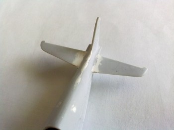 Chvostové plochy. Tam bolo tiež nutné vytvoriť taký plynulý prechod.