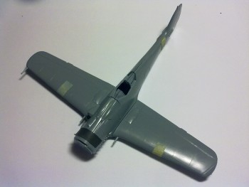 Všetko skúšobné spojené Tamiya páskou.