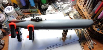 I když je to miniponorka, asi si budu muset uklidit stůl, aby se mi vůbec vešla ...