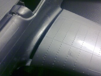 Detaily medzery na hornej strane.