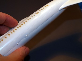 Po slepeni polovin trupu vznikl celkem velky schod.