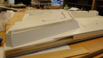 začal jsem eskarpovou zdí